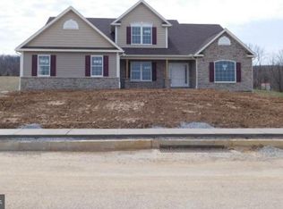 7 Middletown Rd, Fleetwood, PA 19522