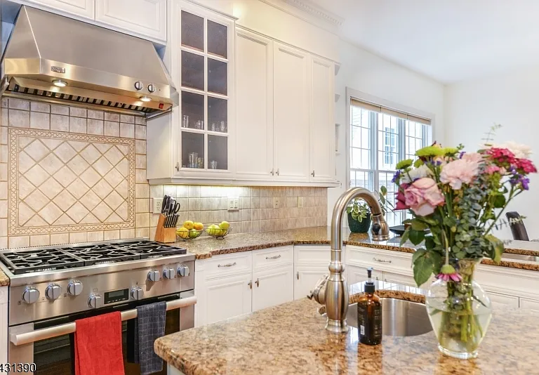 3 Christopher Ct — Photo 13