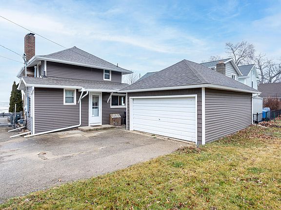 5th image of 1100 Shoreline Dr