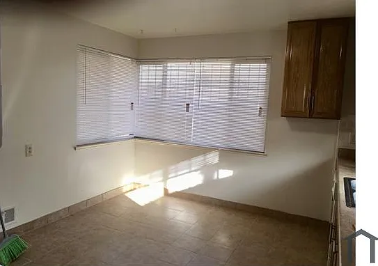3 bed, $3,000 — Photo 3