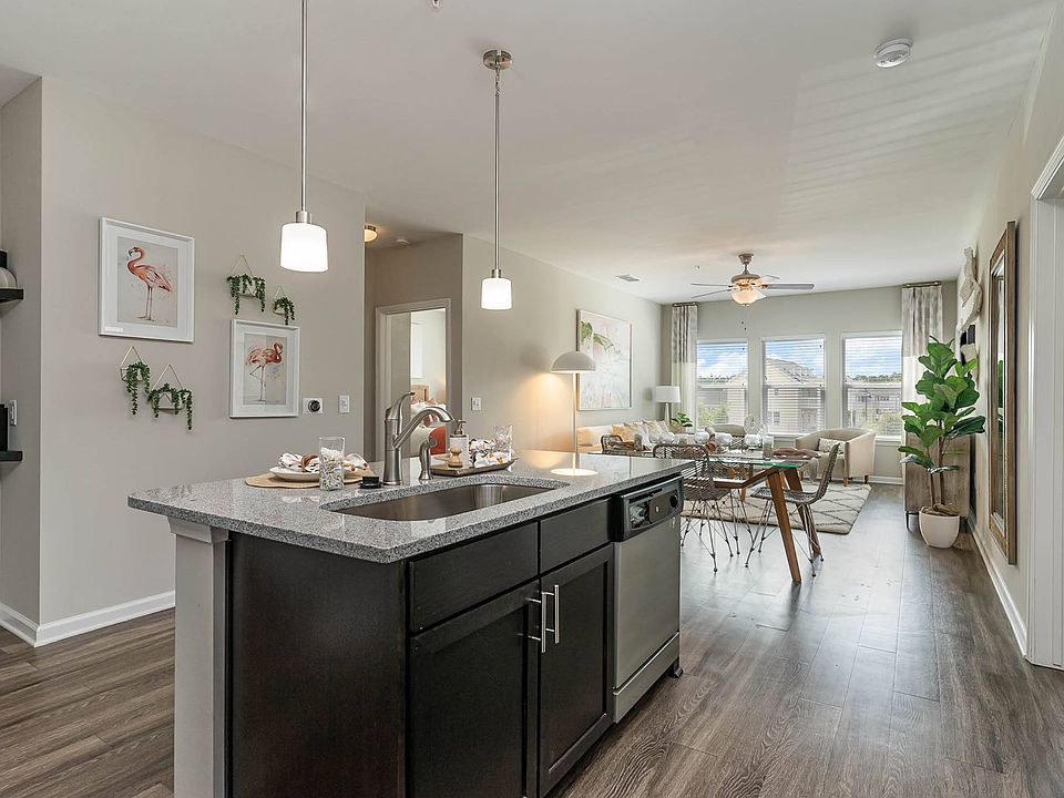 1st image of 915 Brentmoor Dr #2-2303
