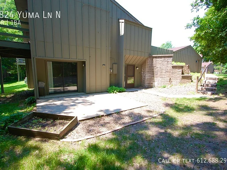 1824 Yuma Ln N — Photo 24