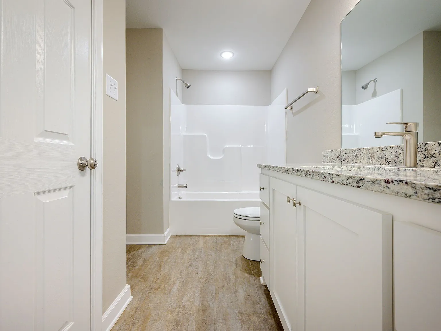 612 Timberline Rd — Photo 3