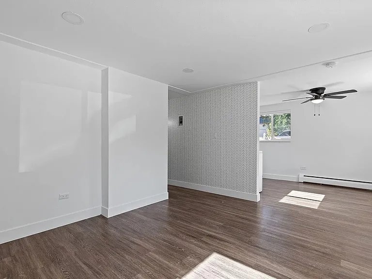 3523 S Cherokee St — Photo 38