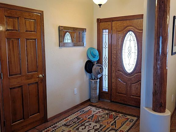 5th image of 105 Wendy Rd