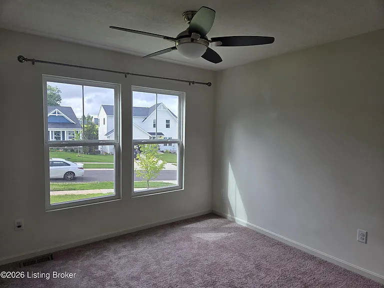 108 Strawberry Field Dr — Photo 4