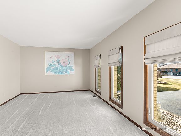 4th image of 19121 Roy St