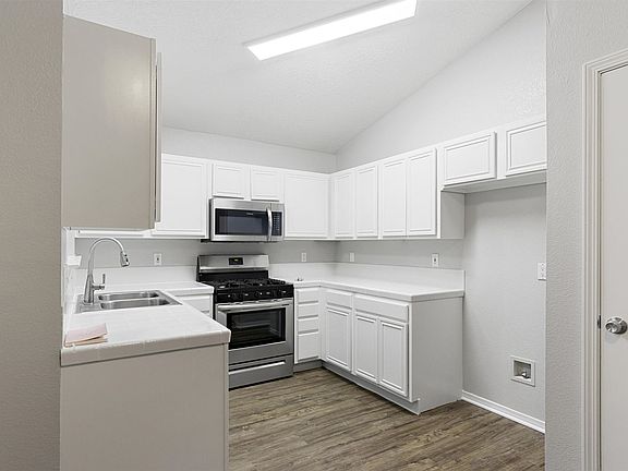 5th image of 8008 Lyndsi Ave NW