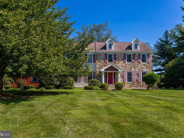 2369 Pine View Dr, Malvern, PA 19355