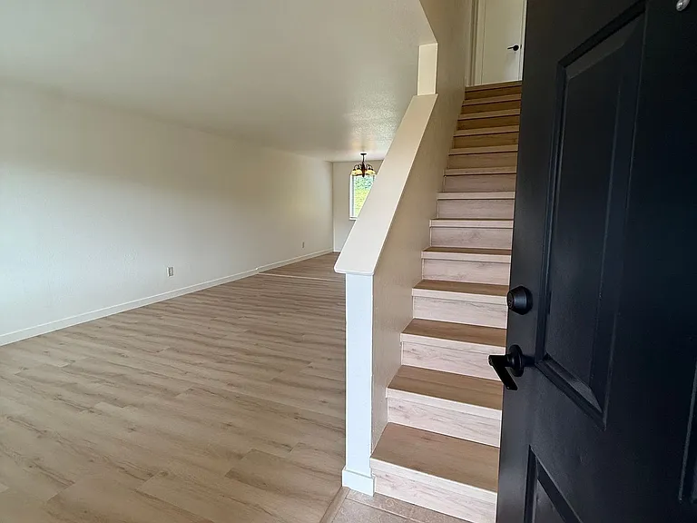 7511 67th Ave NE — Photo 3