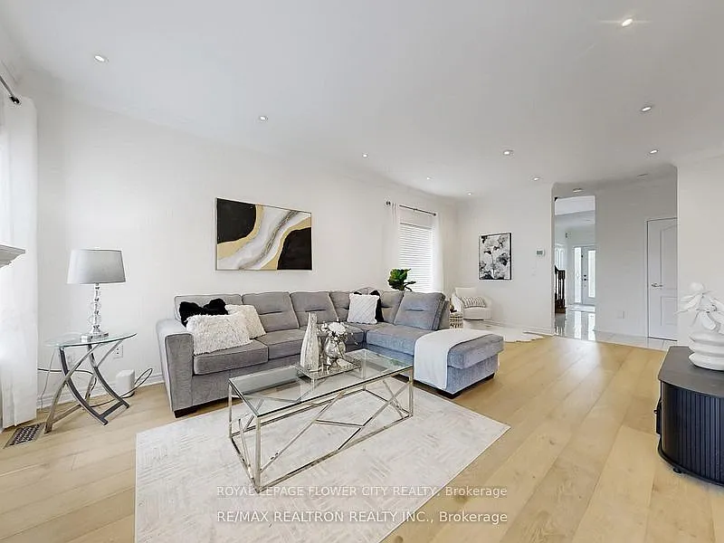 4 bed, $3,500 — Photo 2