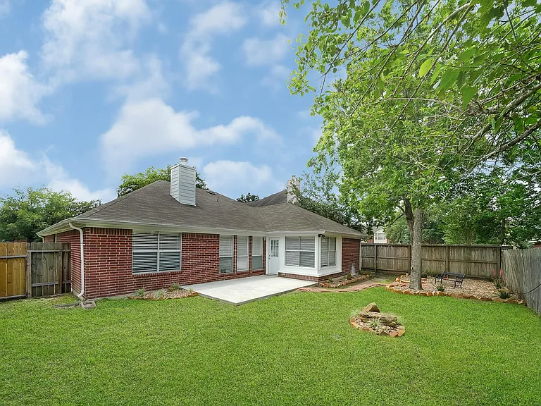 3515 Walden Dr — Photo 24