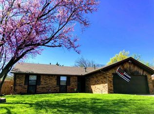 113 Bluegrass Ln, Edmond, OK 73003