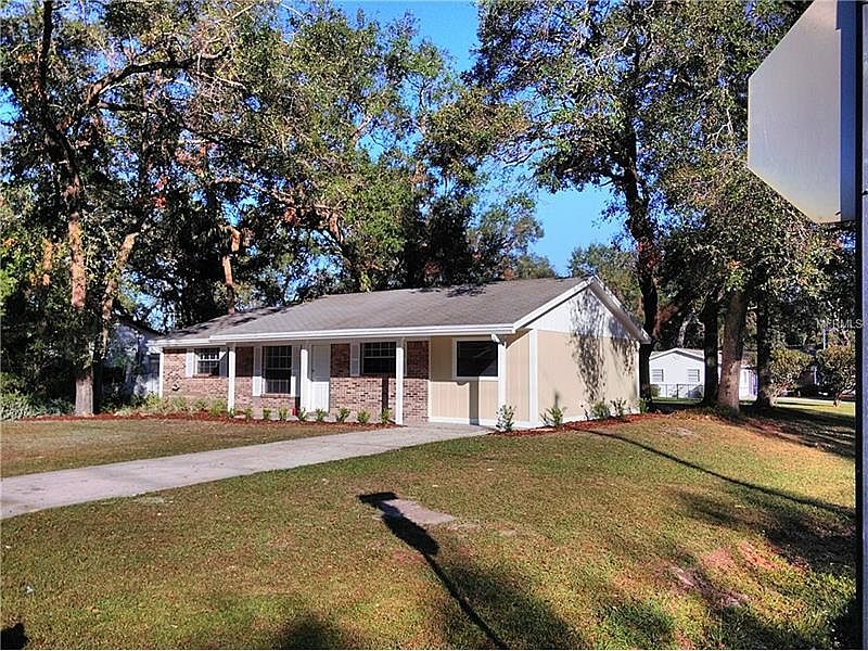 1st image of 301 W Holly Dr