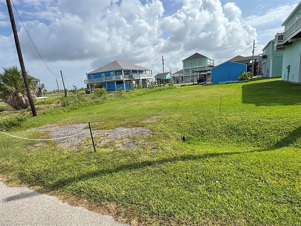 1st image of 974 Pelican Ln