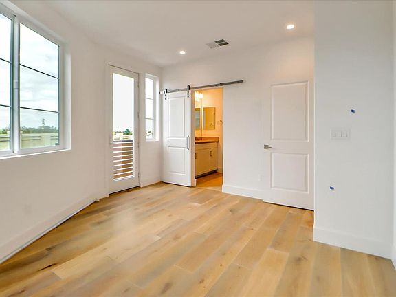 5th image of 13122 Sepulveda Cir
