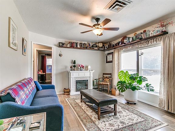 5th image of 411 Russell Dr