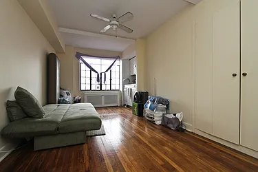 Rented by City Connections Realty