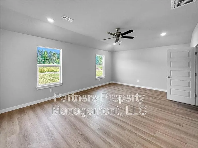 4390 W Glacier St — Photo 5