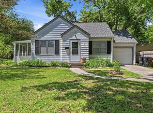 927 SW Medford Ave, Topeka, KS 66606
