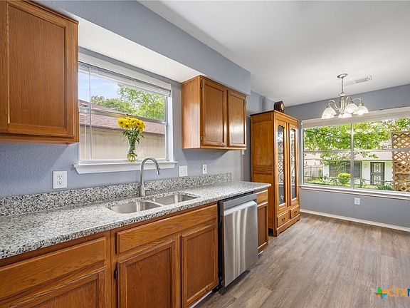 5th image of 13812 Lothian Dr