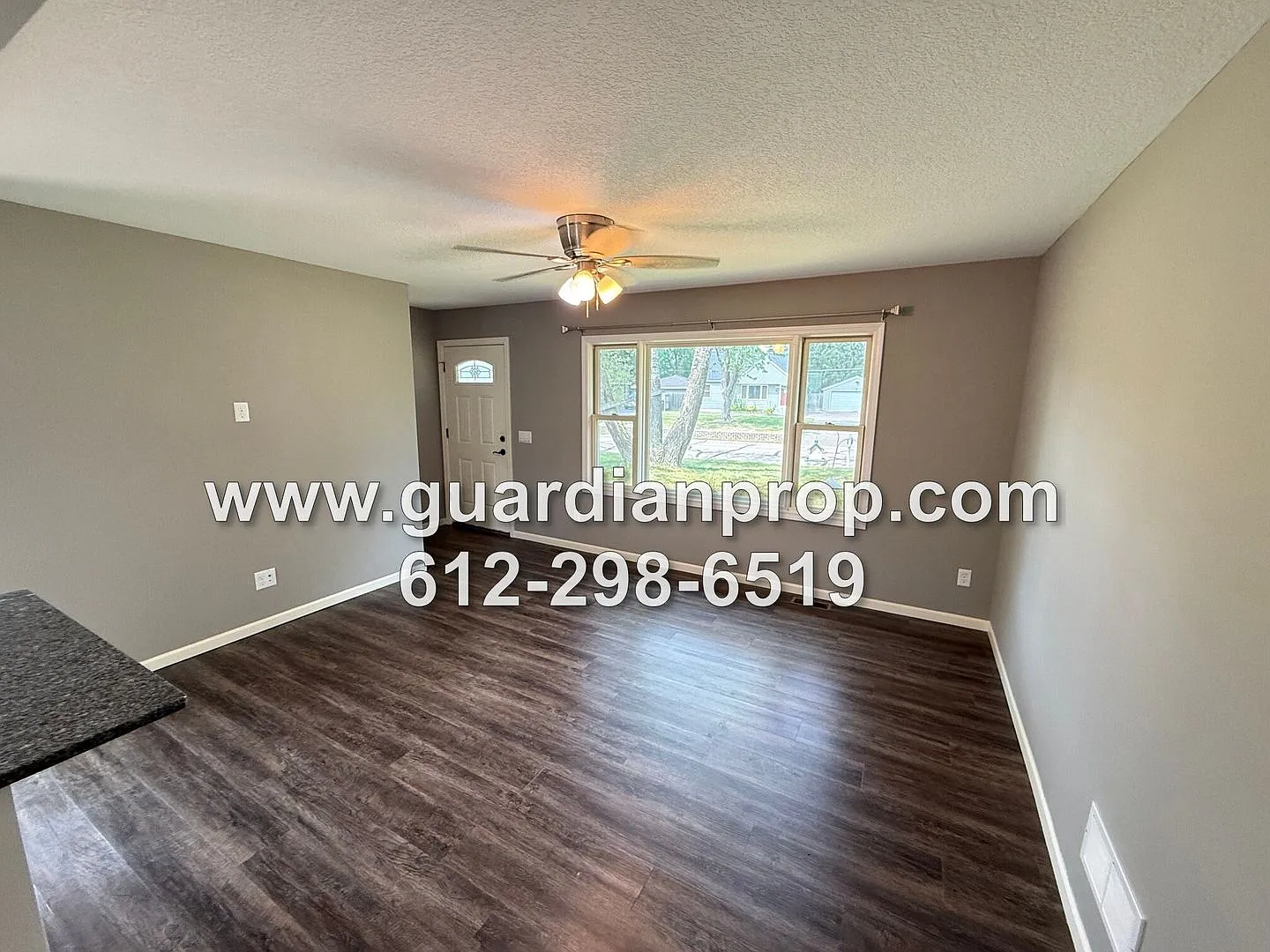 Blaine House on Large Corner Lot, Updated Kitchen & Baths, Family Room, Private Deck Area — Photo 3