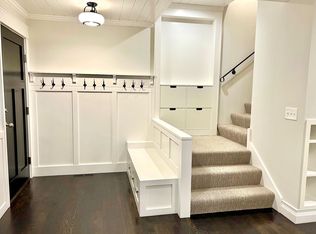 448 Pondridge Cir, Wayzata, MN 55391