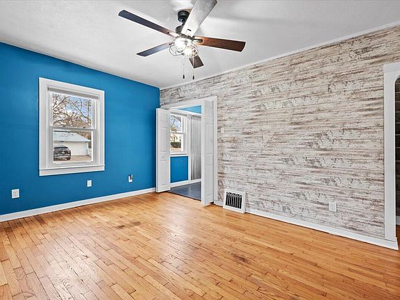 5th image of 2142 Kalamazoo Ave SE
