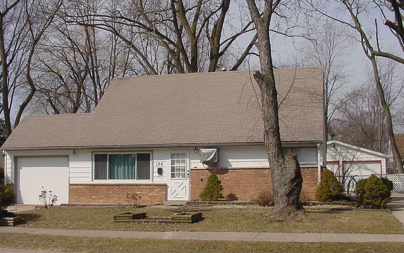 184 Washington St photo 1