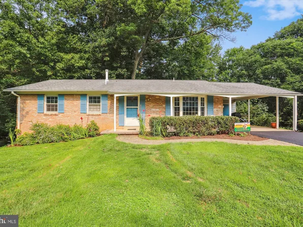 17724 Caddy Dr, Rockville, MD 20855