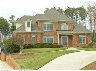 8949 Centergrove Place Dr, Clemmons, NC 27012