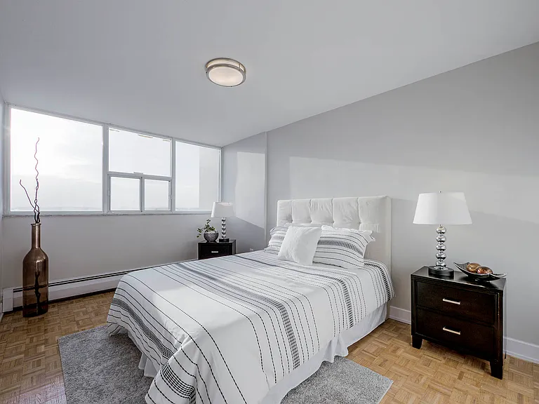 1130 Queens Ave — Photo 11
