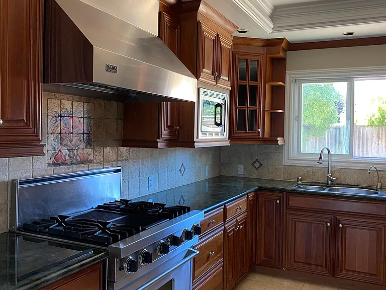 807 Bayview Way — Photo 9