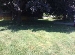 94 Forest Ave, Middletown, RI 02842