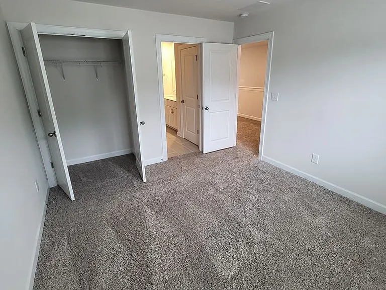 465 Cranford Dr — Photo 7