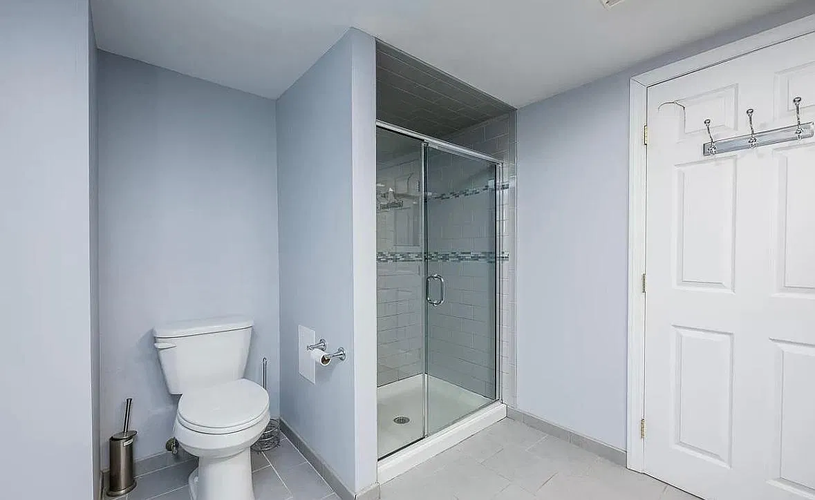 5 bed, 3.5 bath, 2603 sqft, $2,895 — Photo 3