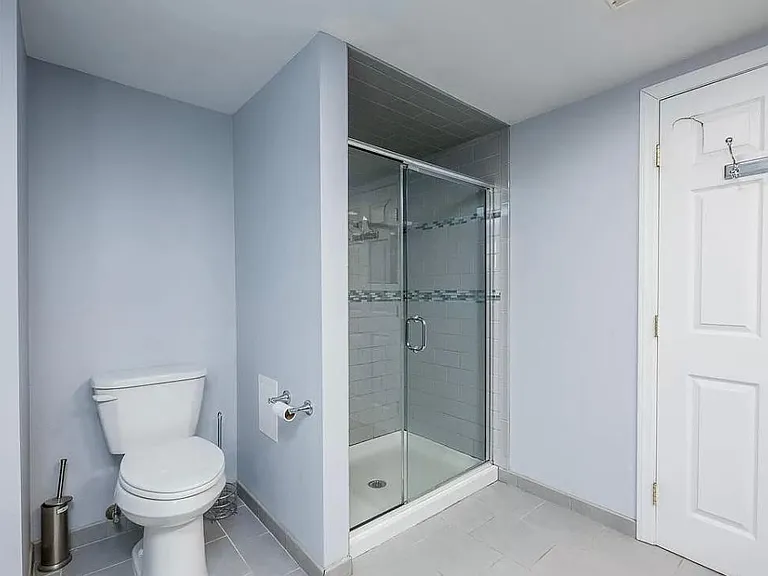 1146 Vine St — Photo 3