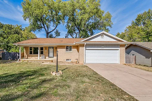 873 E Greenway Ct Photo 1