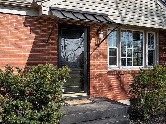 2nd image of 3116 Crosswood Dr