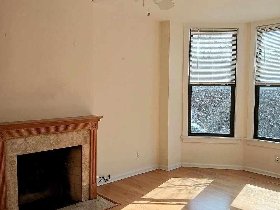 1st image of 3022 W Wabansia Ave #2