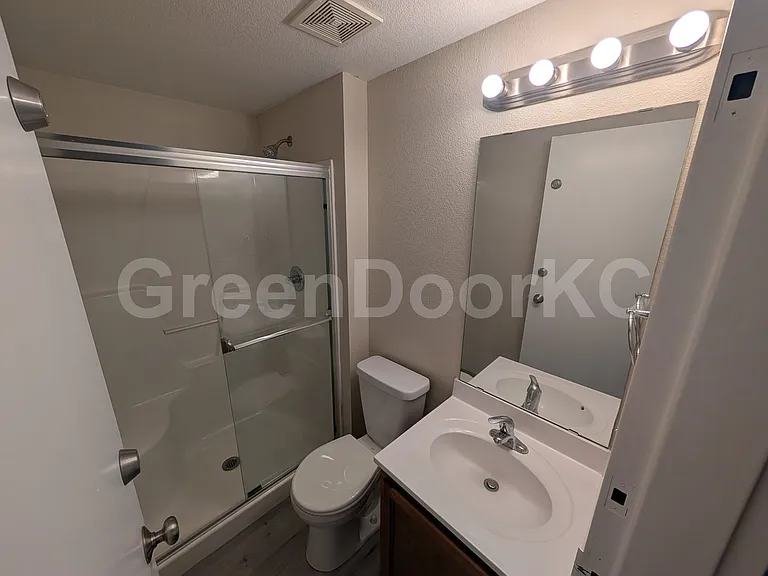 900 Fall Meadow Ln — Photo 2
