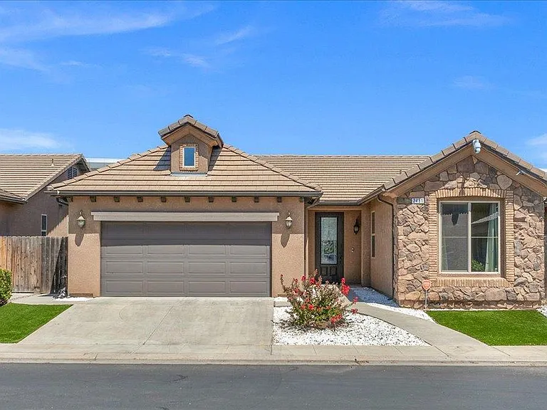 2481 S Via Versilia Dr — Photo 1