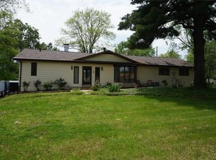 640 Highland Dr, Ballwin, MO 63011