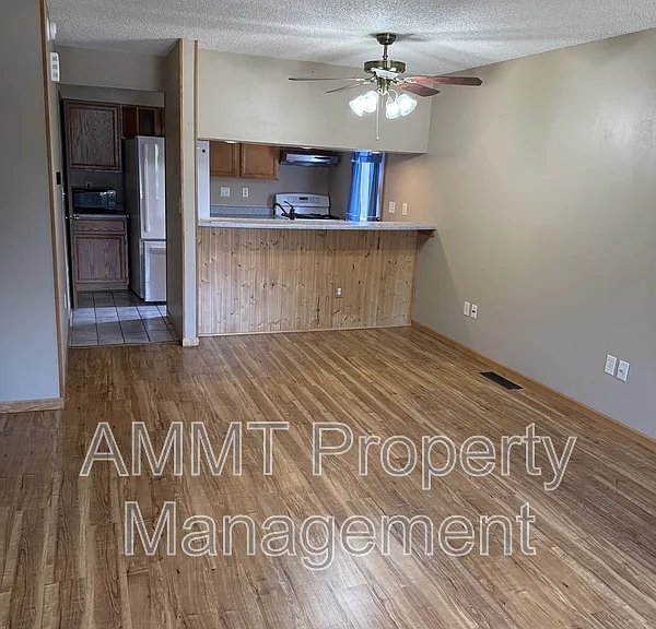 145 Birch Ct #1 — Photo 4
