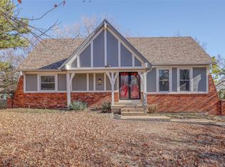 7019 Widmer Rd, Shawnee, KS 66216