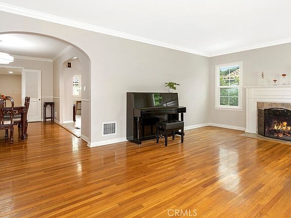 5th image of 2963 Sheffield Rd