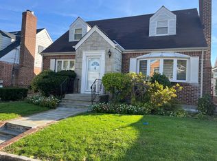 29-21 213th St, Flushing, NY 11360
