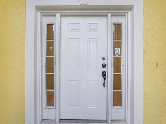 3rd image of 295 Fareham Dr