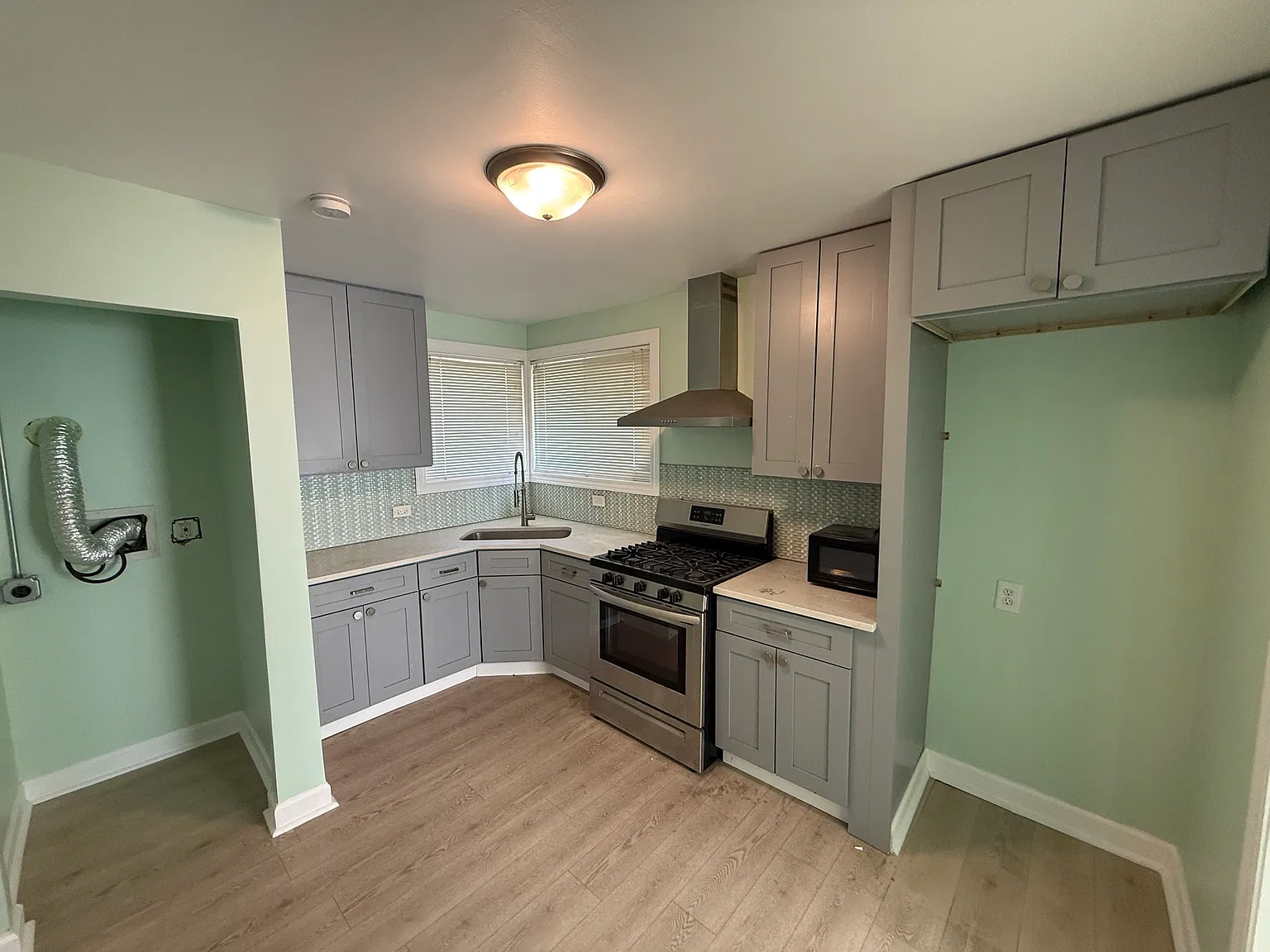 3 bed, 1134 sqft, $2,000 — Photo 4