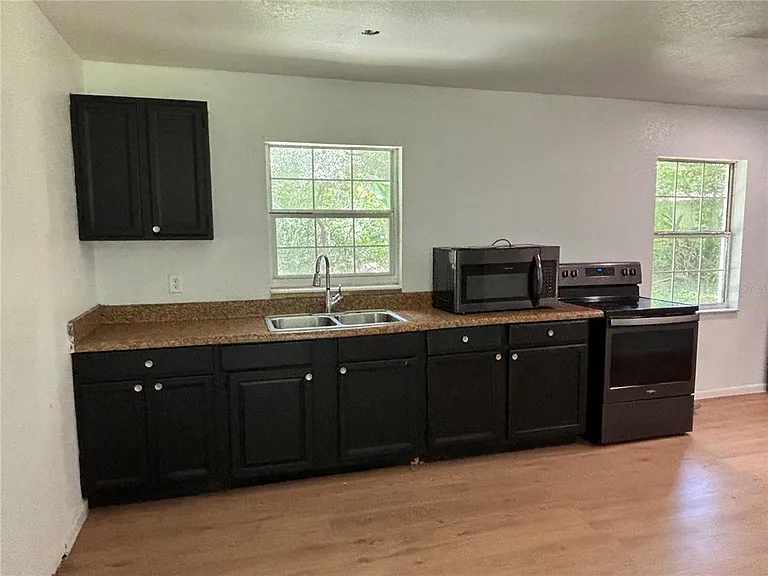 205 S Chandler Ave — Photo 5